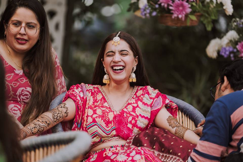 Mehendi Laugh
