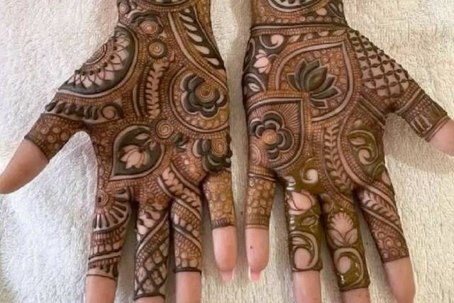 Faiza Mehndi Artist Bhopal