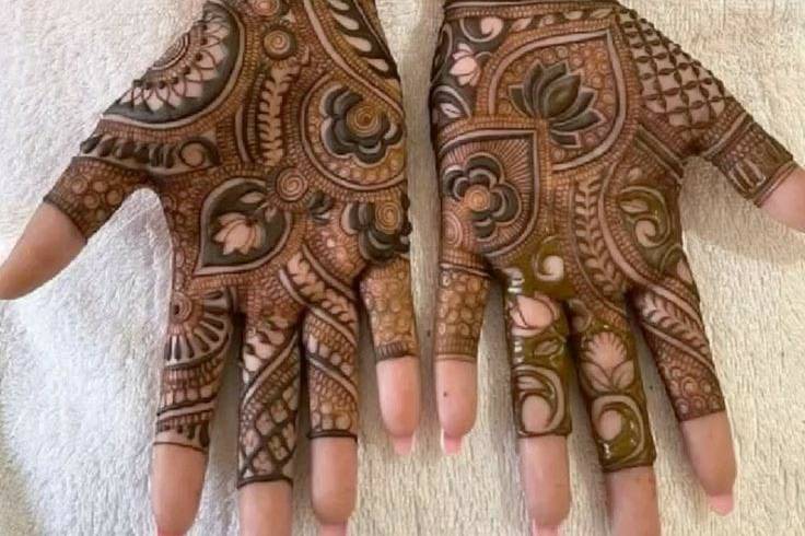 Faiza Mehndi Artist Bhopal