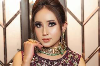 Srishti Kapoor Makeovers