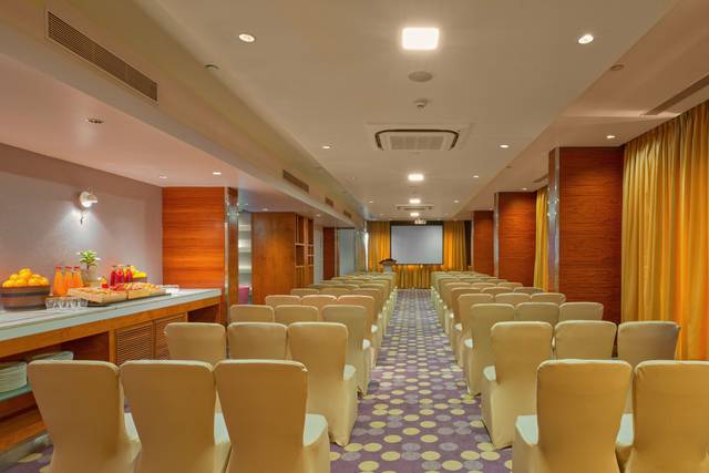 ibis Bengaluru Outer Ring Road ₹ 7,148. Bengaluru Hotel Deals & Reviews -  KAYAK