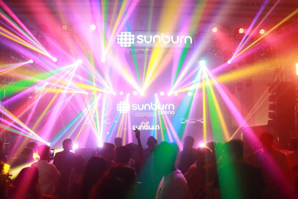 DJ ROOP at SUNBURN ARENA Kol.