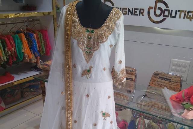 Designer Lehenga Collections USA | Maharani Designer Boutique WhatsApp 👉  https://wa.me/+917626902441 Shop Now 👉 https://maharanides... | Instagram