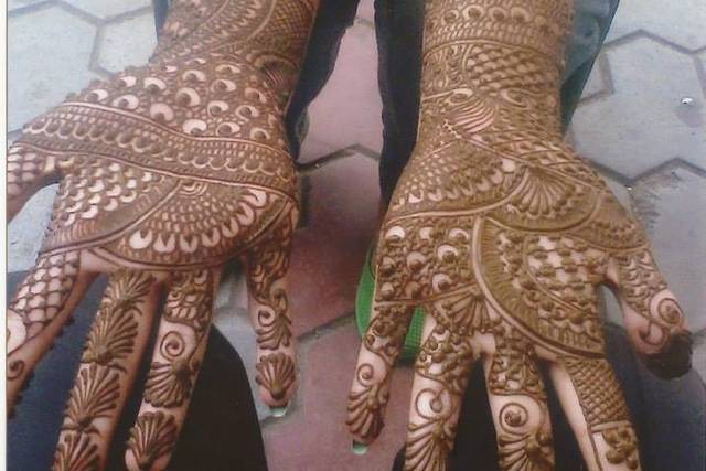 Suresh Mehndi Artist 9877580198 Chandigarh Mohali Zirakpur