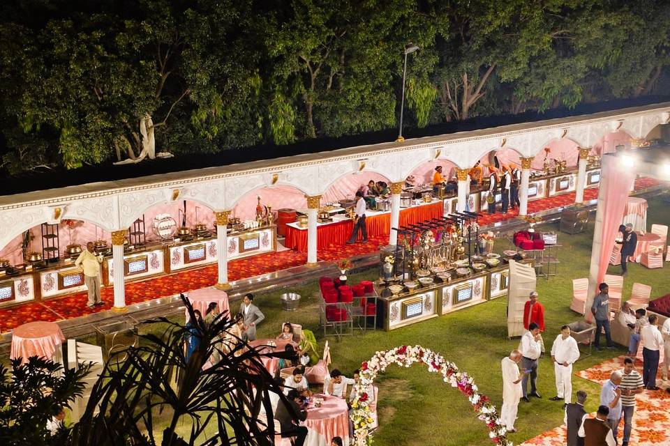 Wedding in open lawn