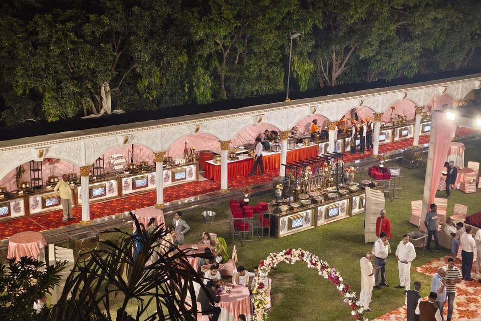 Wedding in open lawn