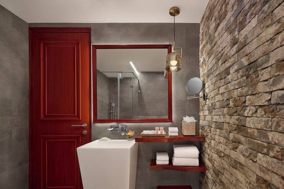 Deluxe Rooms Washroom