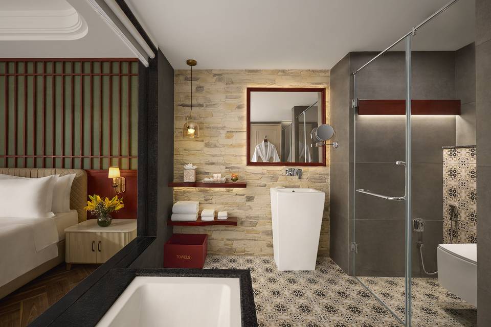 Superior Room Washroom