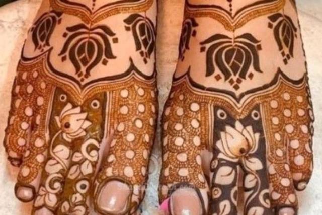 Mehndi | Circle mehndi designs, Dulhan mehndi designs, Latest simple mehndi  designs