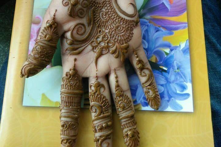 Kalyani Professional Mehandi Artist