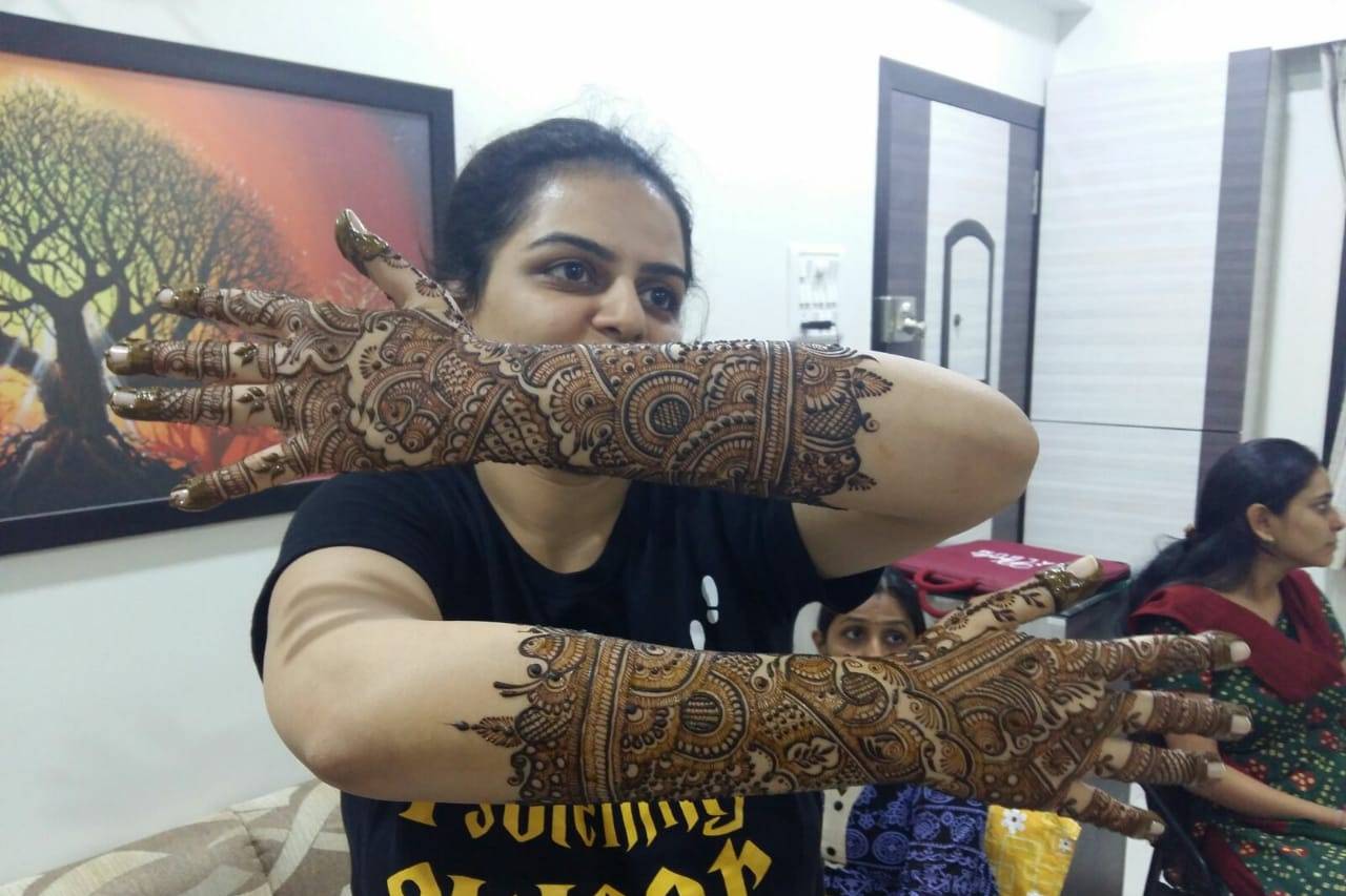 Bridal mehendi ♥️ Bookings are open for 2023 Hurry up for this upcoming  wedding season DM for classes and bookings #henna#henna... | Instagram