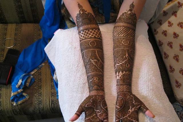 Best Mehndi-artists in Mumbai | Get Best Price & Packages