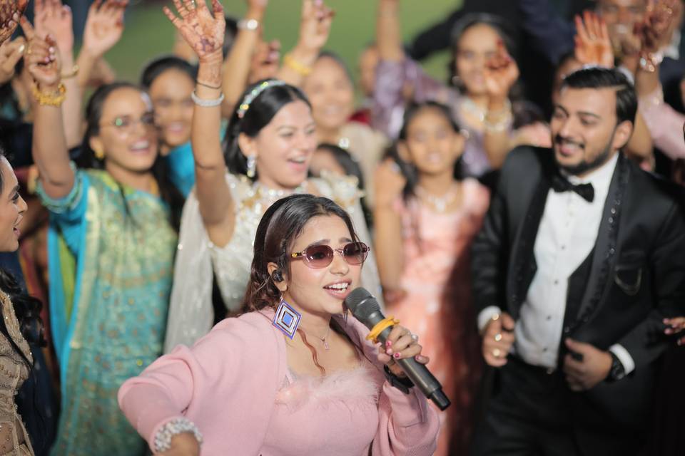 Pratishtha Waghela & Band