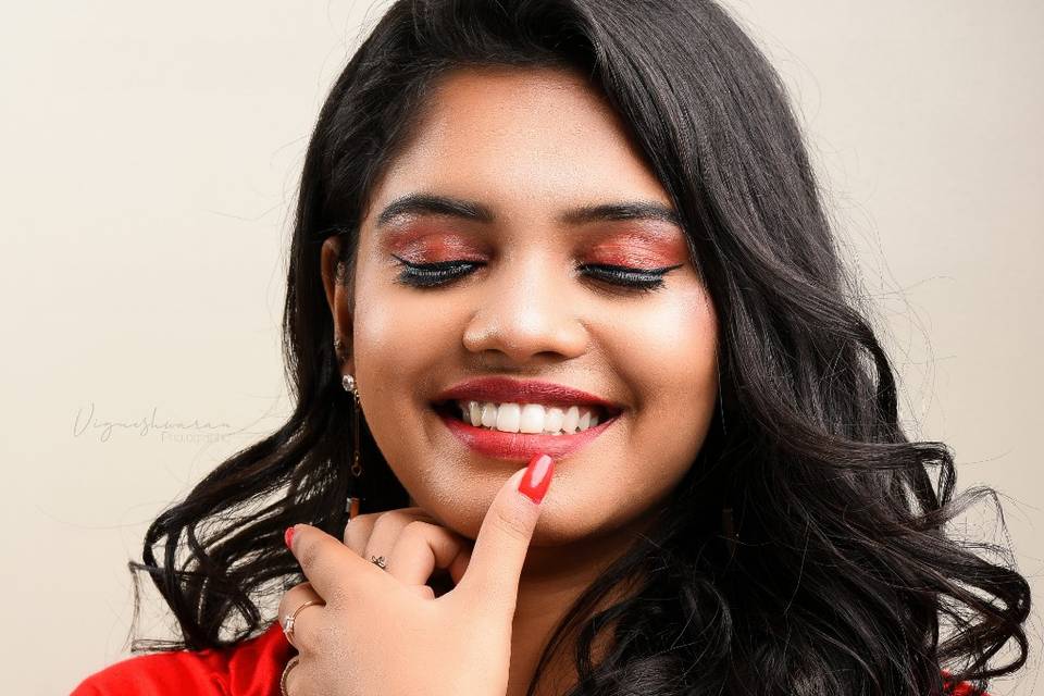 Iswarya Pro Makeup Artist