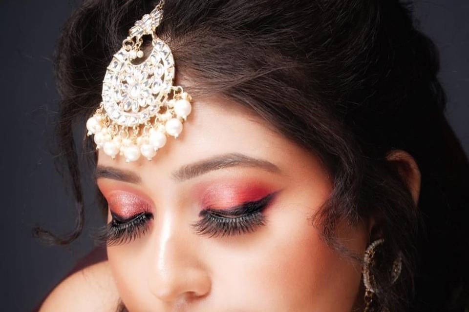 Get Glamours by Neelu