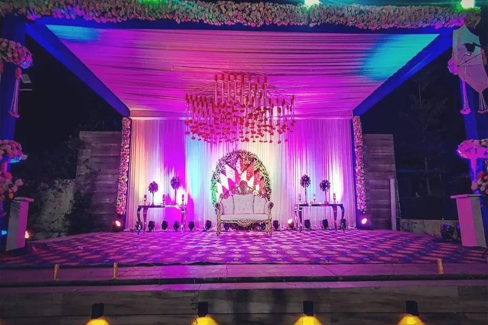 Grand stage decor