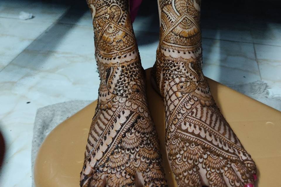 Bridal feet