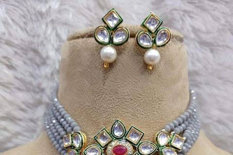 Necklace & earrings