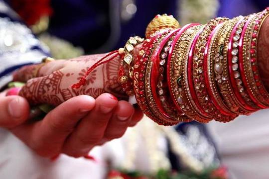 White Rajput chudi and red kada and chudi golden bangadi | Diamond bangle,  Bangles jewelry, Bangles