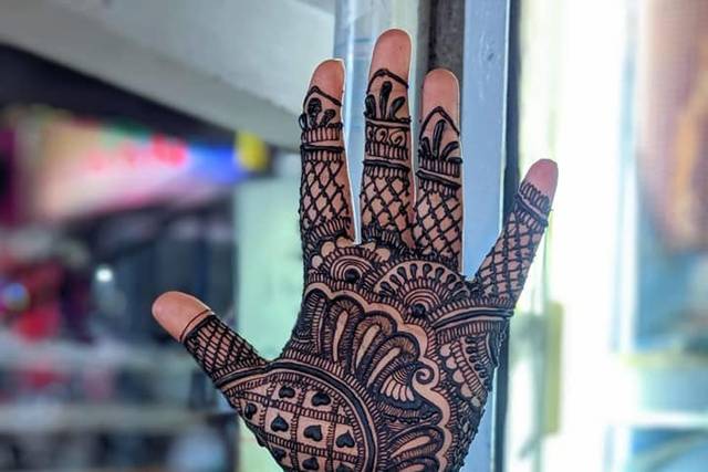 Professional Mehandi Artist - Mehndi - Thane West - Weddingwire.in