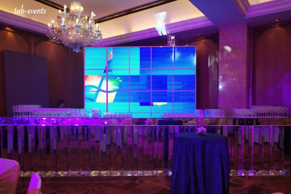 Glass bar with led