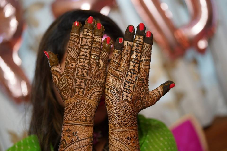 Shital Mehendi Artist in Zadeshwar,Bharuch - Best Mehendi Artists in Bharuch  - Justdial