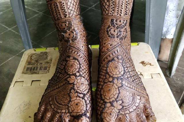 Nishat Mehendi Artist, Vadodara