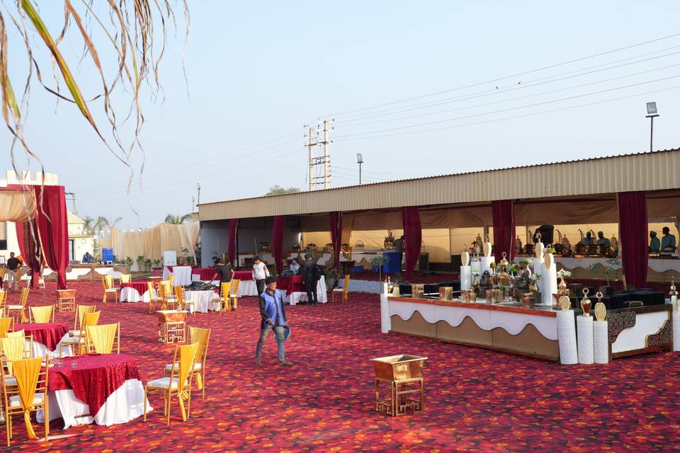 Main Lawn
