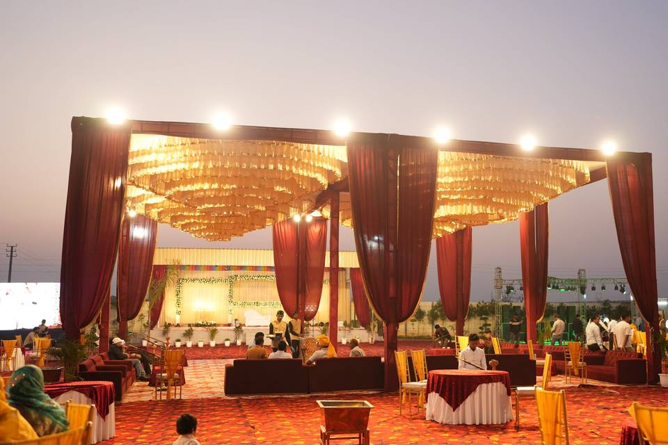 Main Lawn