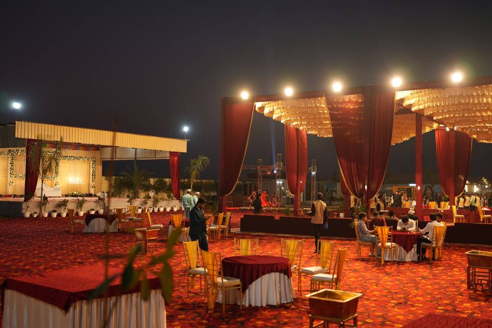 Main Lawn
