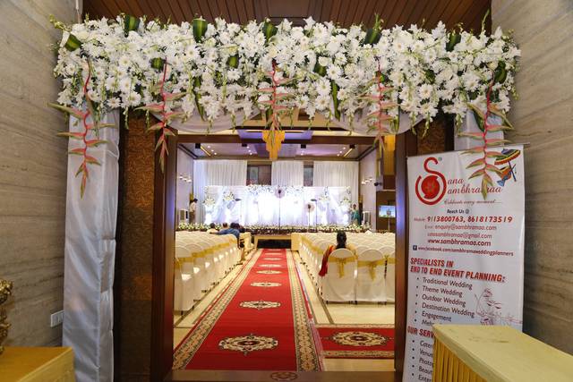Entrance decor
