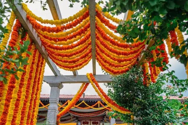 Entrance decor