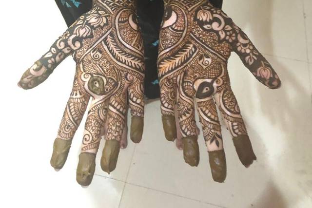 Nisha Mehndi Artist in Jaipur