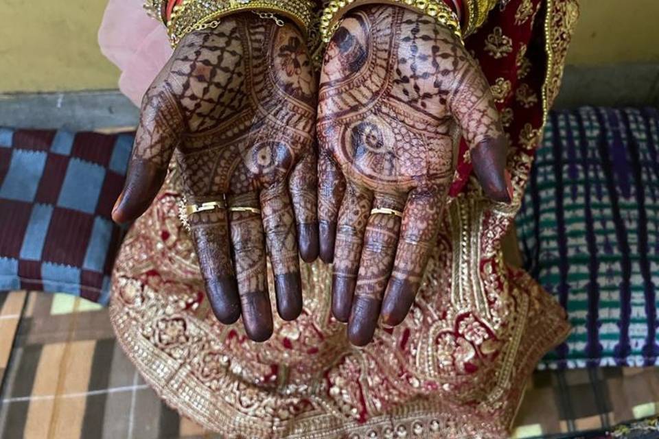 Colour stain of mehendi