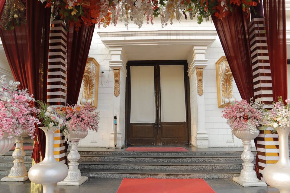 Entrance decor