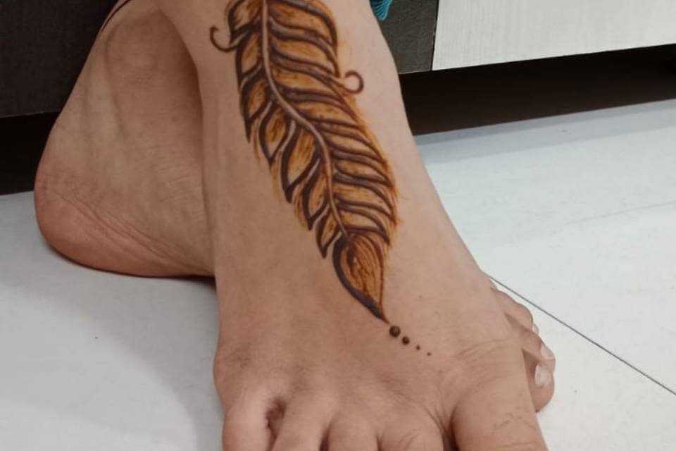 Stylish leg design