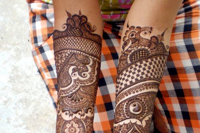 100+ Exquisite Back Hand Mehndi Designs for Your Wedding