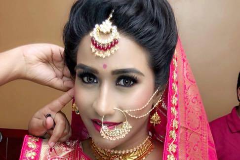 Ayushi Sanghvi Makeup Artist