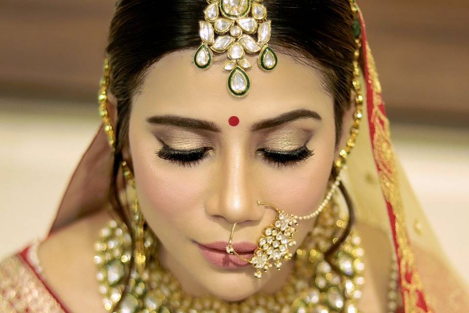 CLASSIC BRIDAL MAKE UP