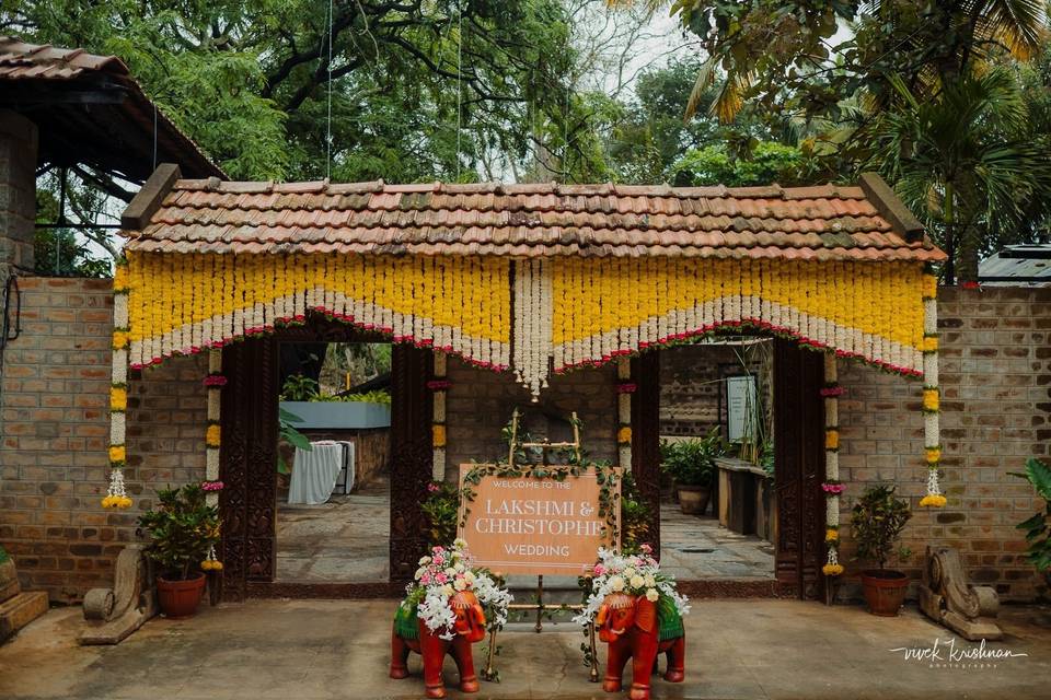 Entrance Decor