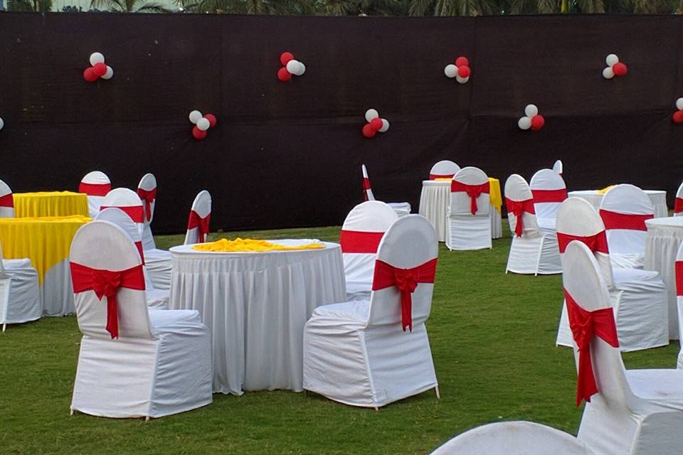 Round Table Arrangements