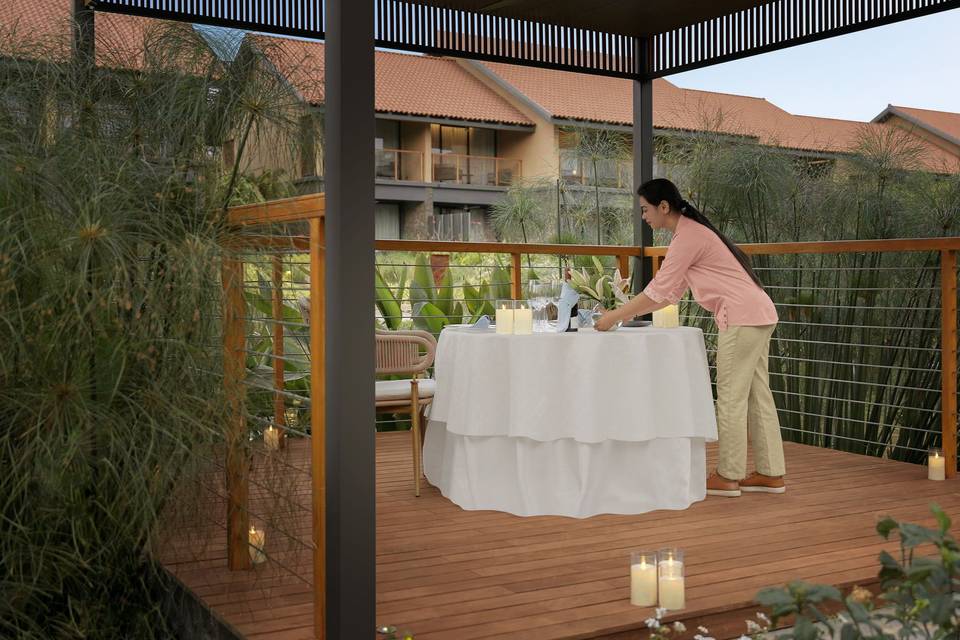 Cabana Dining