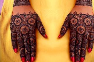 Riya Mehndi Art