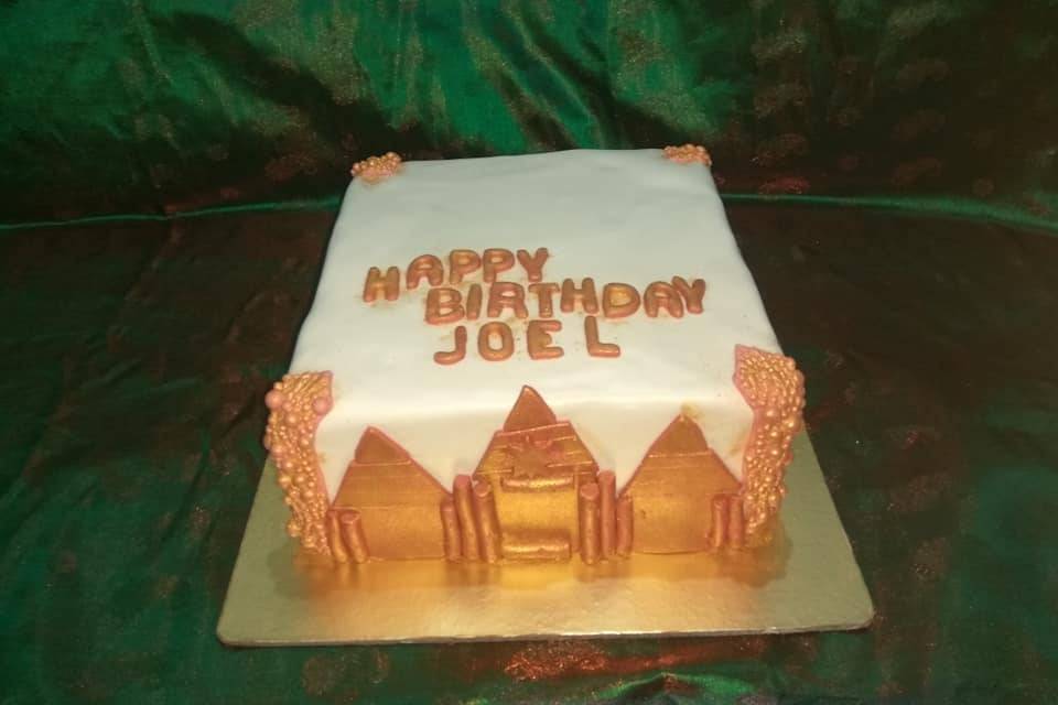 Customized cakes