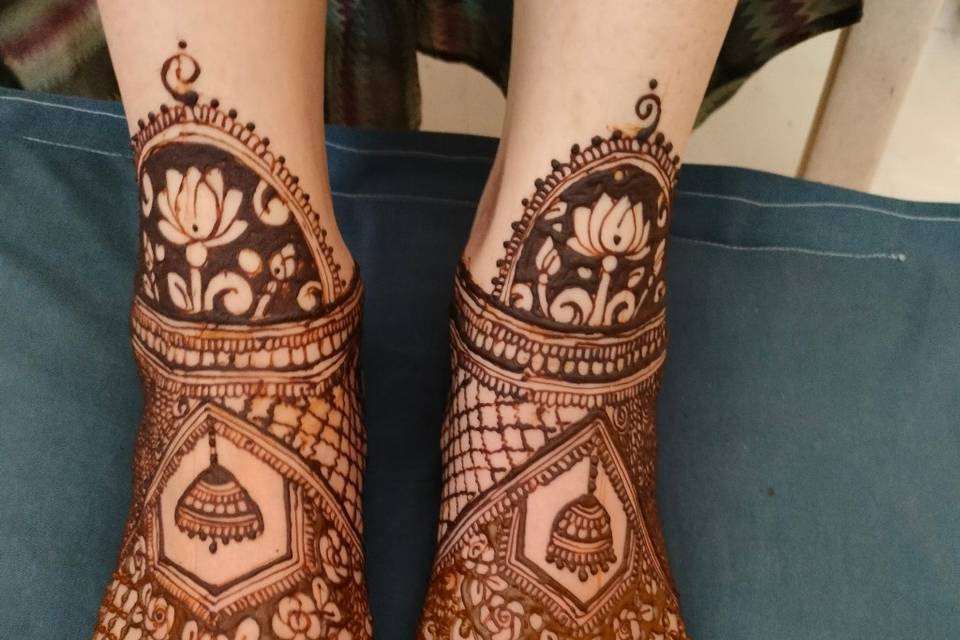 Beautiful leg mehendi