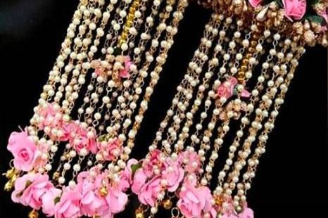 Floral jewellery