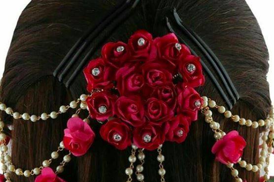 Floral jewellery