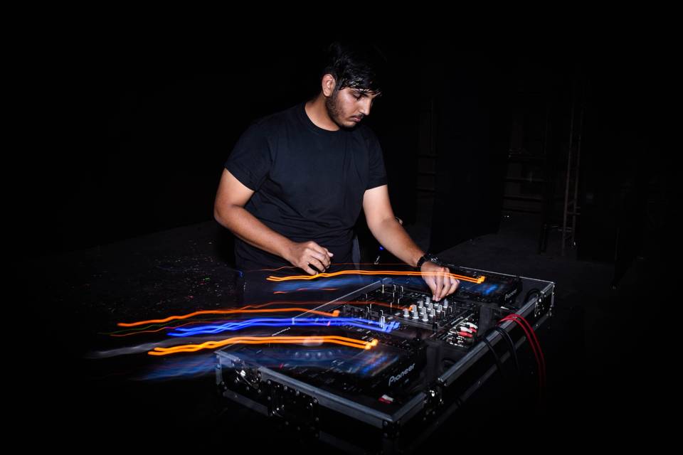 DJ Daksh