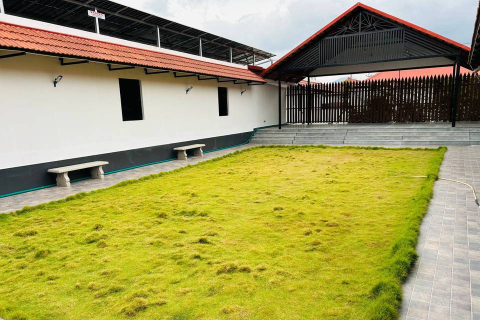 Star Lawn
