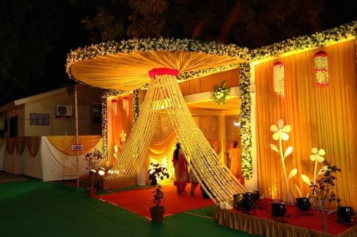 Entrance Decor